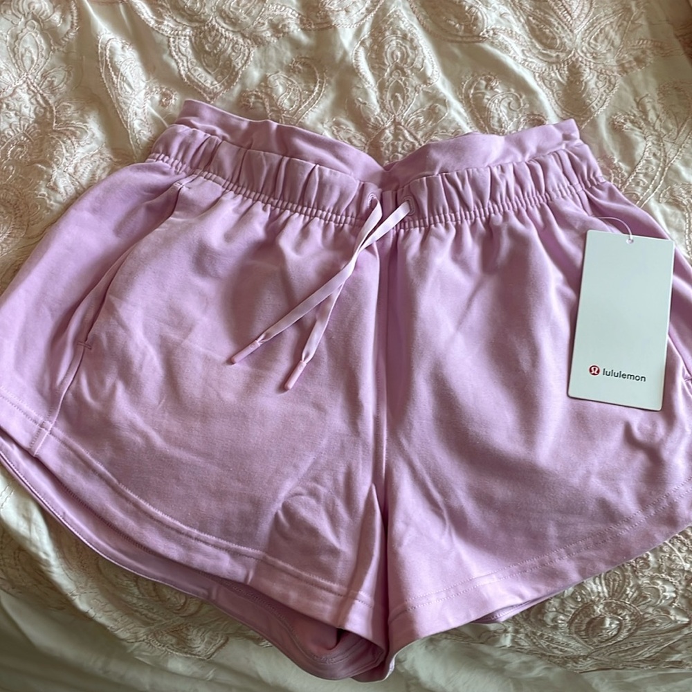 lululemon inner glow HR short 3”